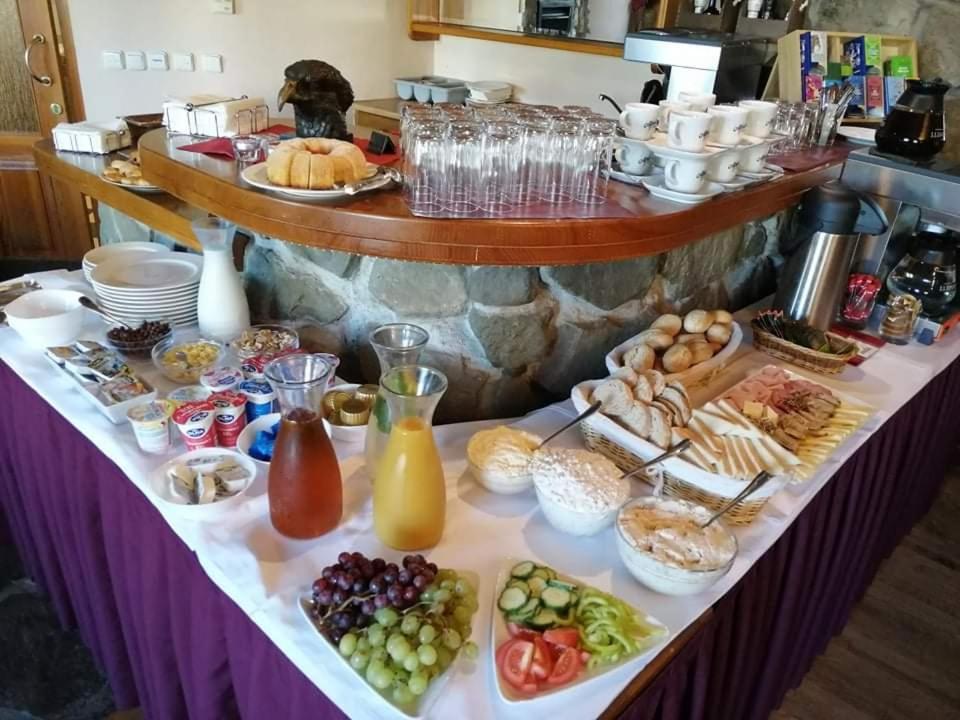 Hotel Zlaty Orel オストラヴィツェ エクステリア 写真