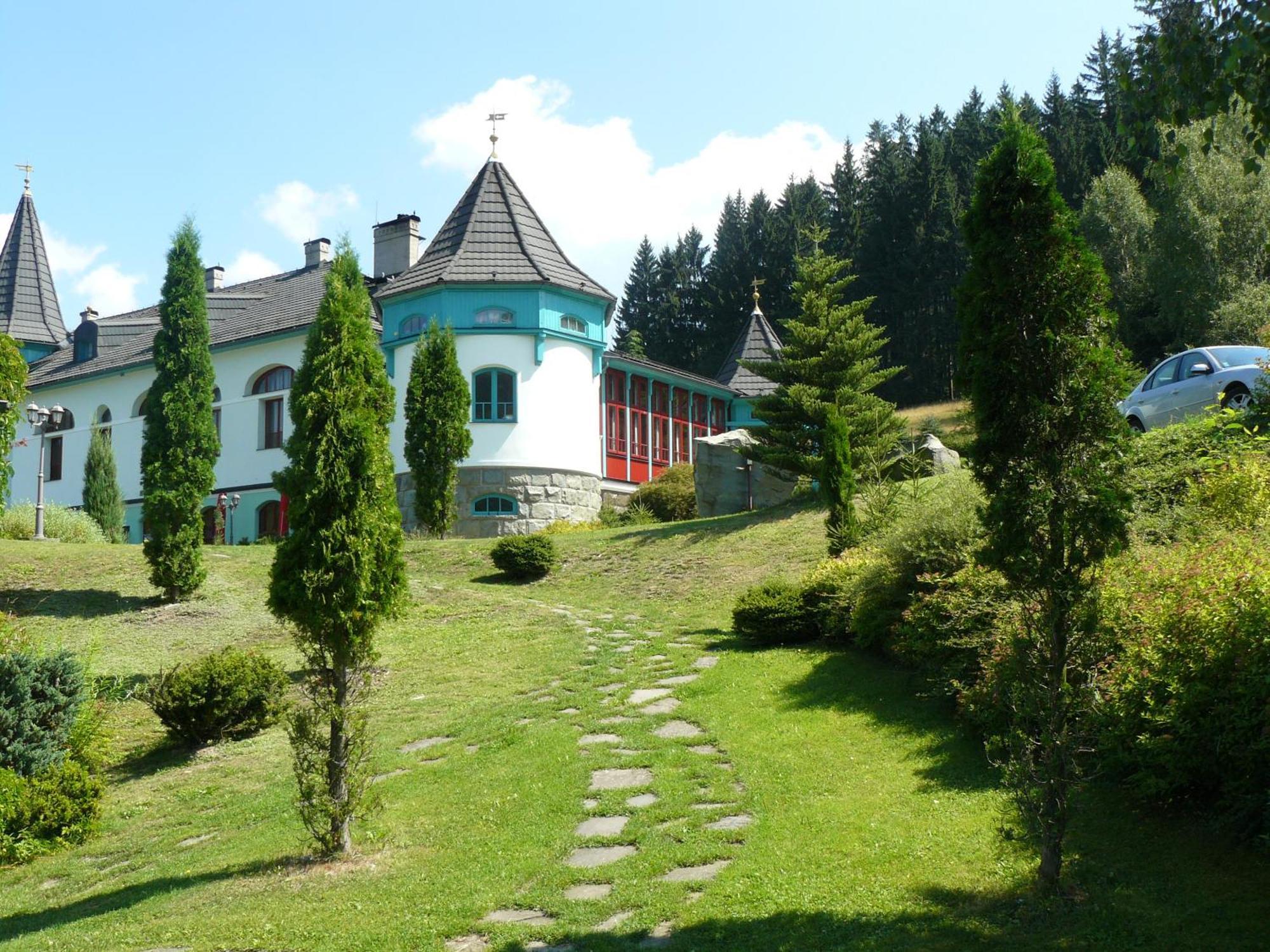 Hotel Zlaty Orel オストラヴィツェ エクステリア 写真