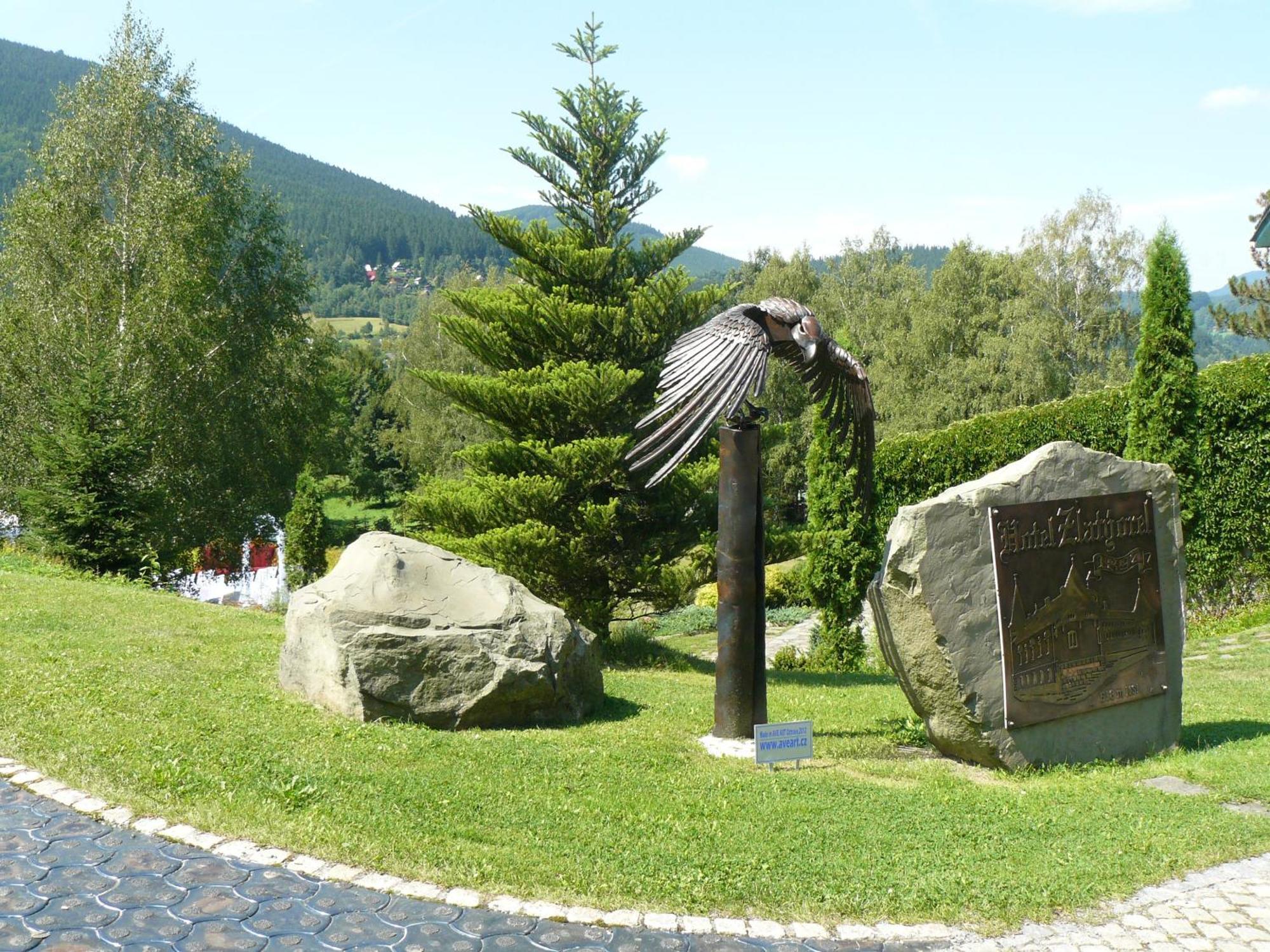 Hotel Zlaty Orel オストラヴィツェ エクステリア 写真