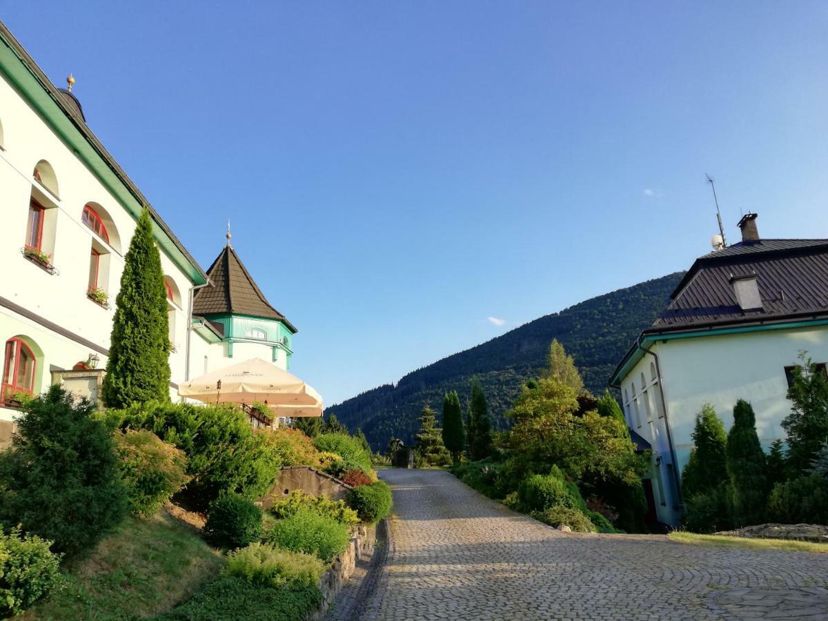 Hotel Zlaty Orel オストラヴィツェ エクステリア 写真