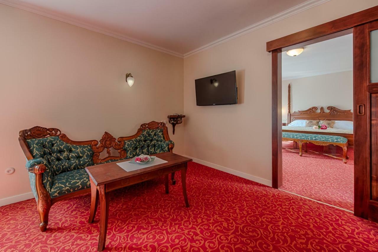 Hotel Zlaty Orel オストラヴィツェ エクステリア 写真