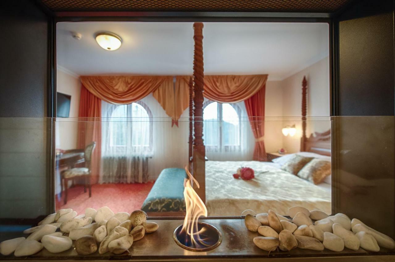 Hotel Zlaty Orel オストラヴィツェ エクステリア 写真
