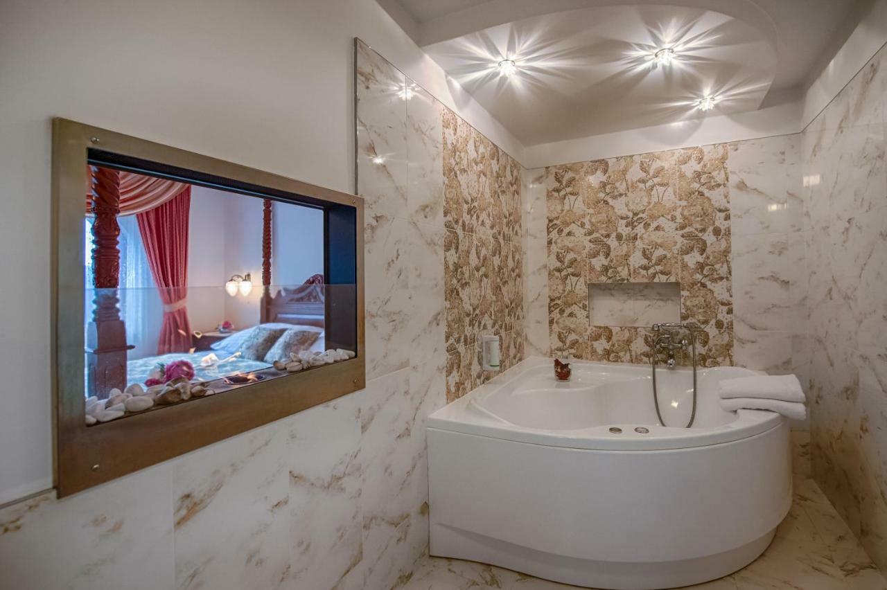 Hotel Zlaty Orel オストラヴィツェ エクステリア 写真