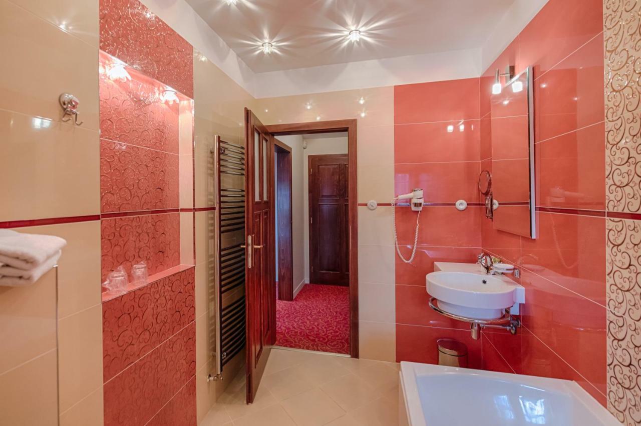 Hotel Zlaty Orel オストラヴィツェ エクステリア 写真