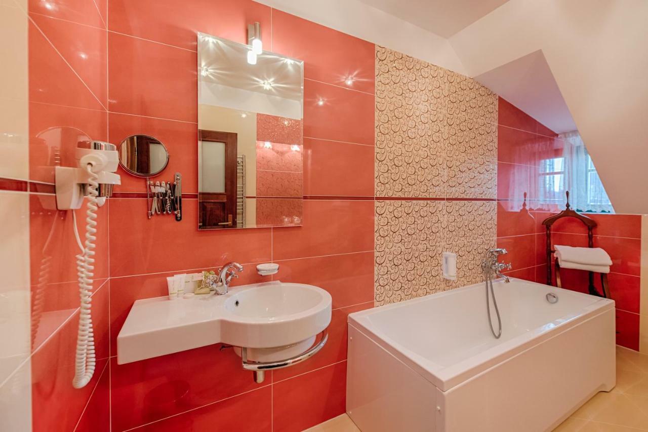 Hotel Zlaty Orel オストラヴィツェ エクステリア 写真