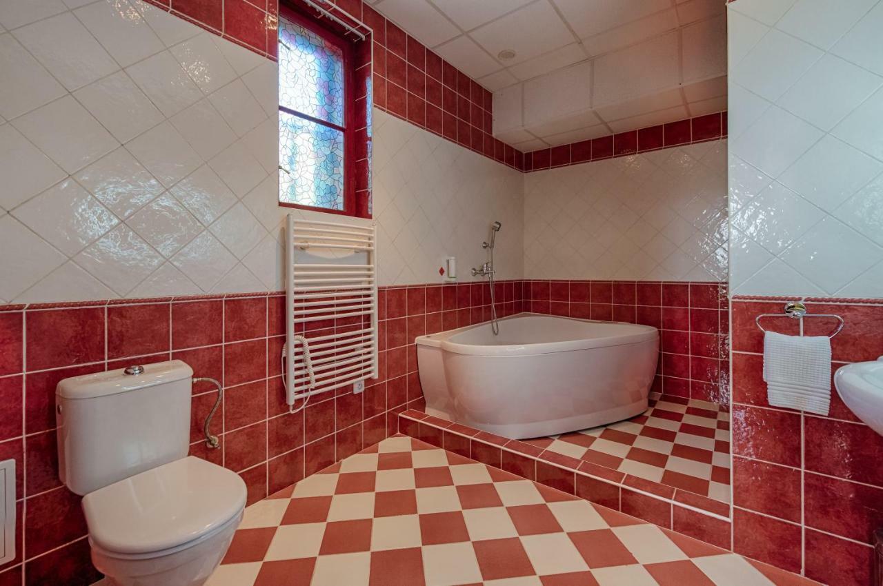 Hotel Zlaty Orel オストラヴィツェ エクステリア 写真