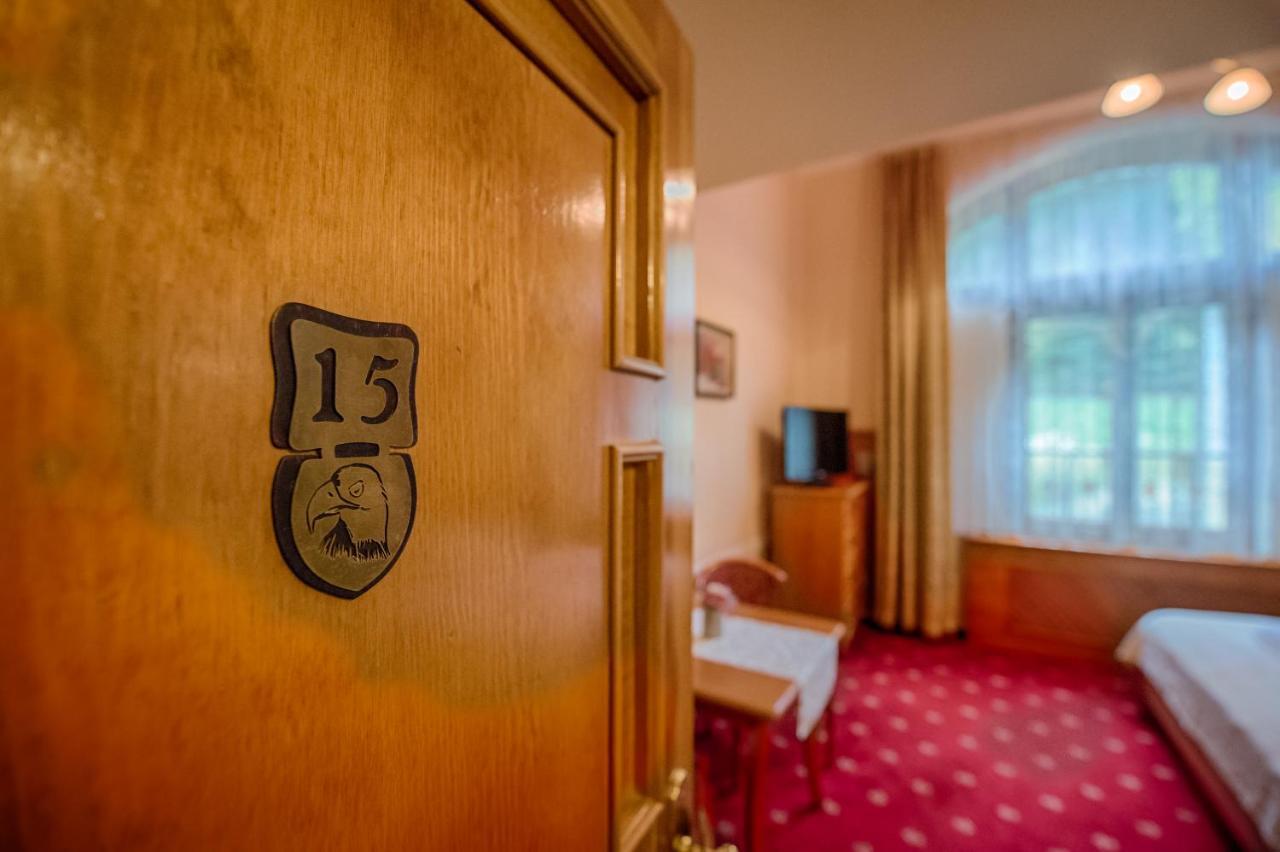 Hotel Zlaty Orel オストラヴィツェ エクステリア 写真