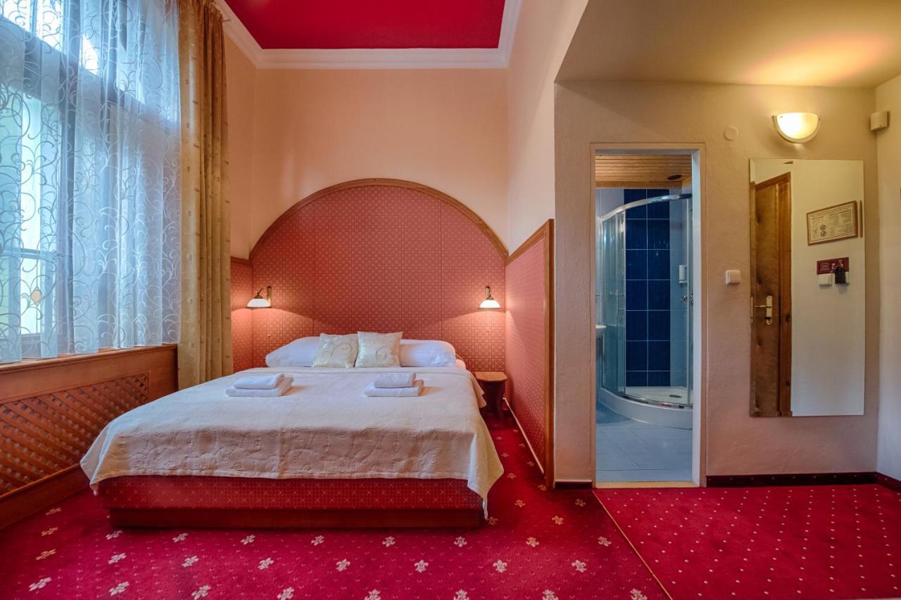 Hotel Zlaty Orel オストラヴィツェ エクステリア 写真