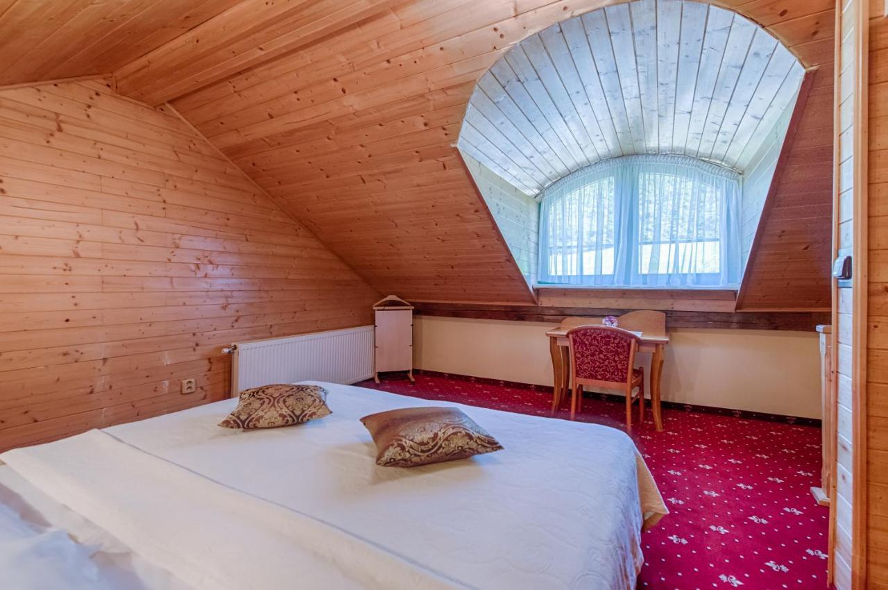 Hotel Zlaty Orel オストラヴィツェ エクステリア 写真
